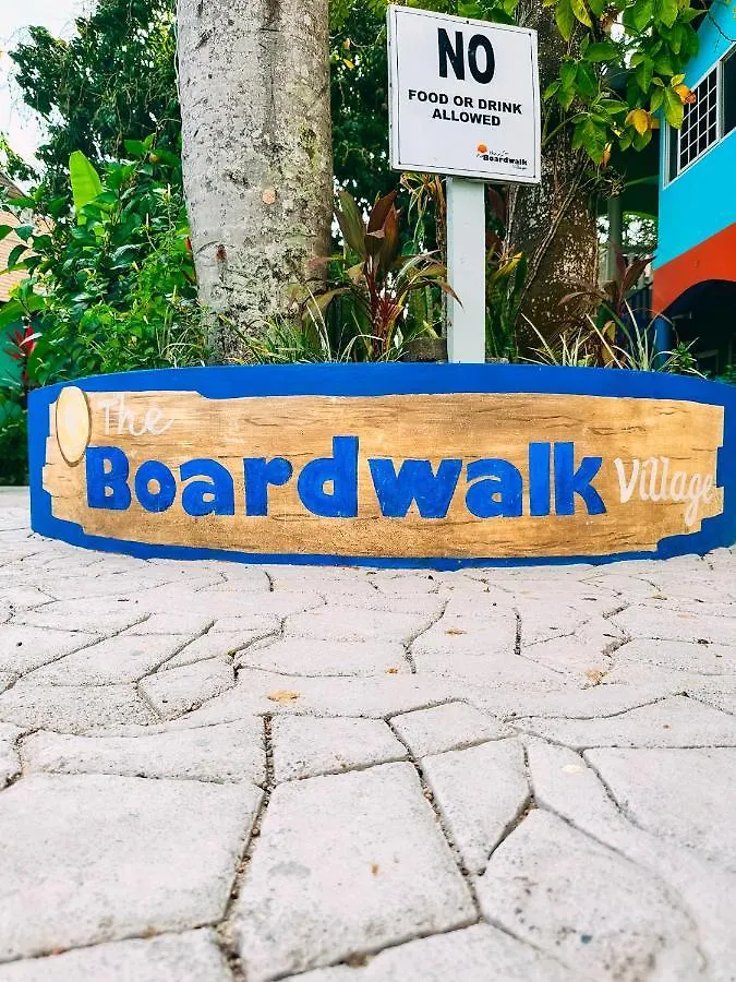 The Boardwalk Village 네그릴