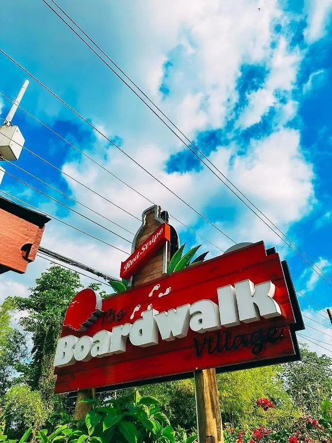 The Boardwalk Village 네그릴 호텔